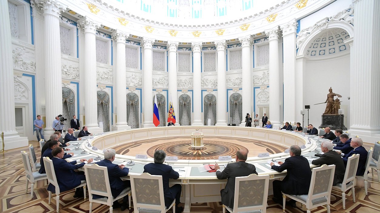 Встреча Президента РФ Владимира Путина с Руководством фракций Государственной Думы