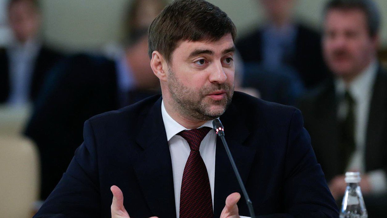 "Открытая трибуна" на тему "Россия и Евросоюз: перспективы партнёрства".