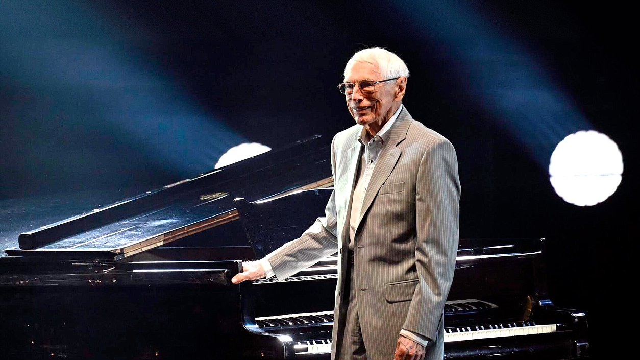 Народный артист Российской Федерации Александр Зацепин