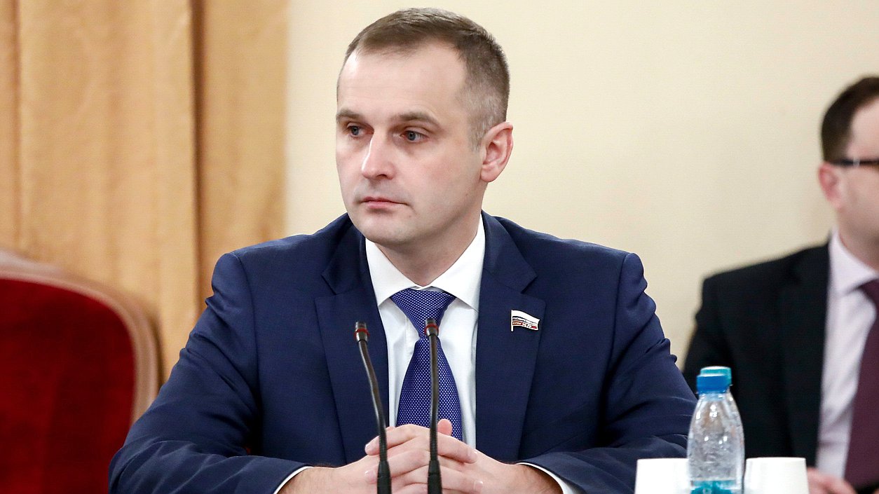 Председатель Комитета по охране здоровья Сергей Леонов