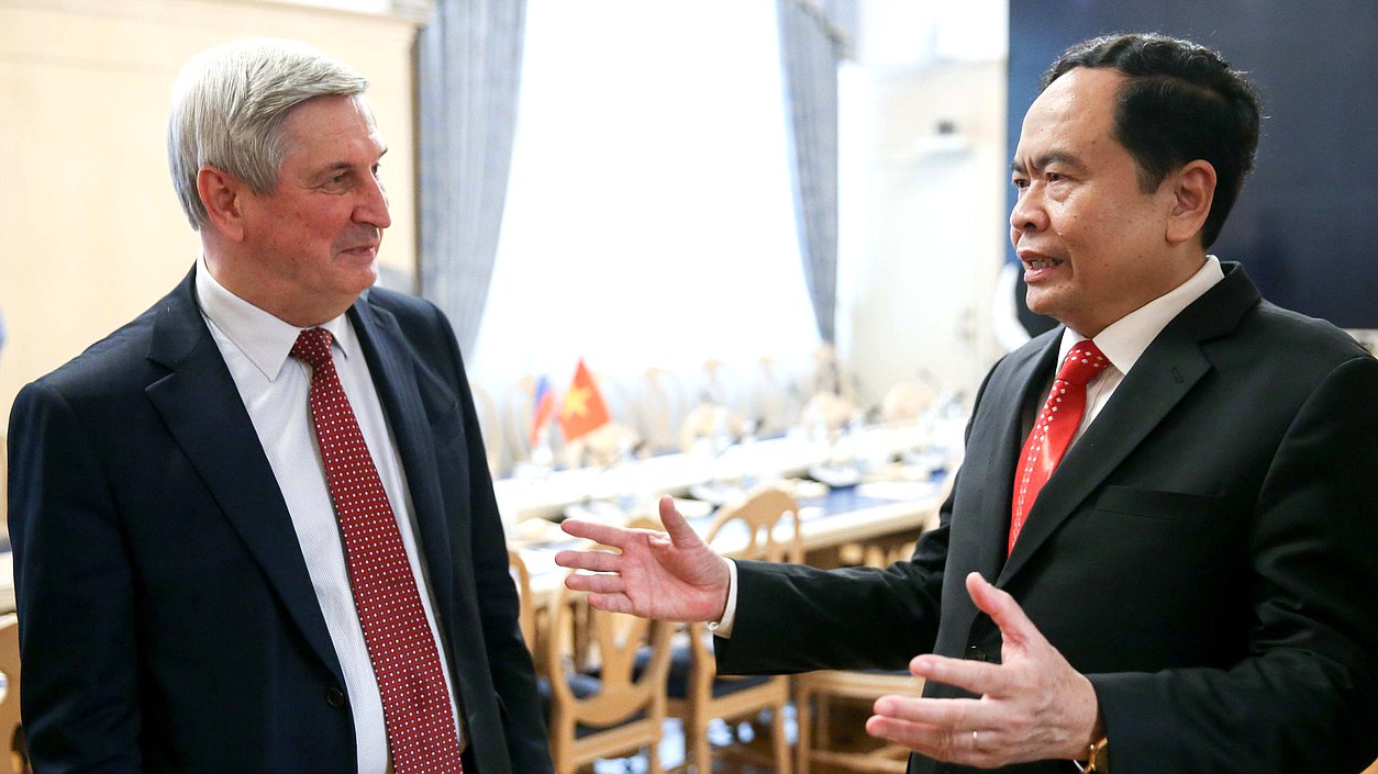 First Deputy Chairman of the State Duma Ivan Melnikov and Secretary of the Central Committee of the Communist Party of Vietnam, Chairman of the Central Committee of the Fatherland Front of Vietnam Trần Thanh Mẫn