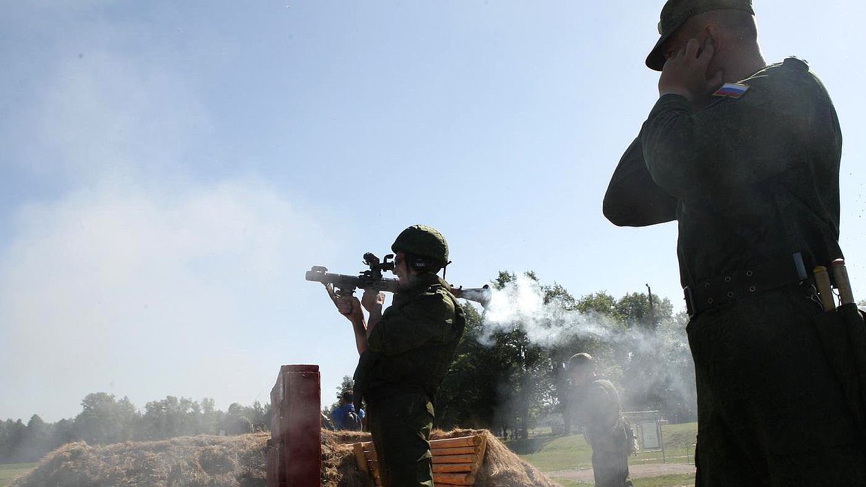   Депутаты и сотрудники Государственной Думы приняли участие в учебных сборах офицеров запаса