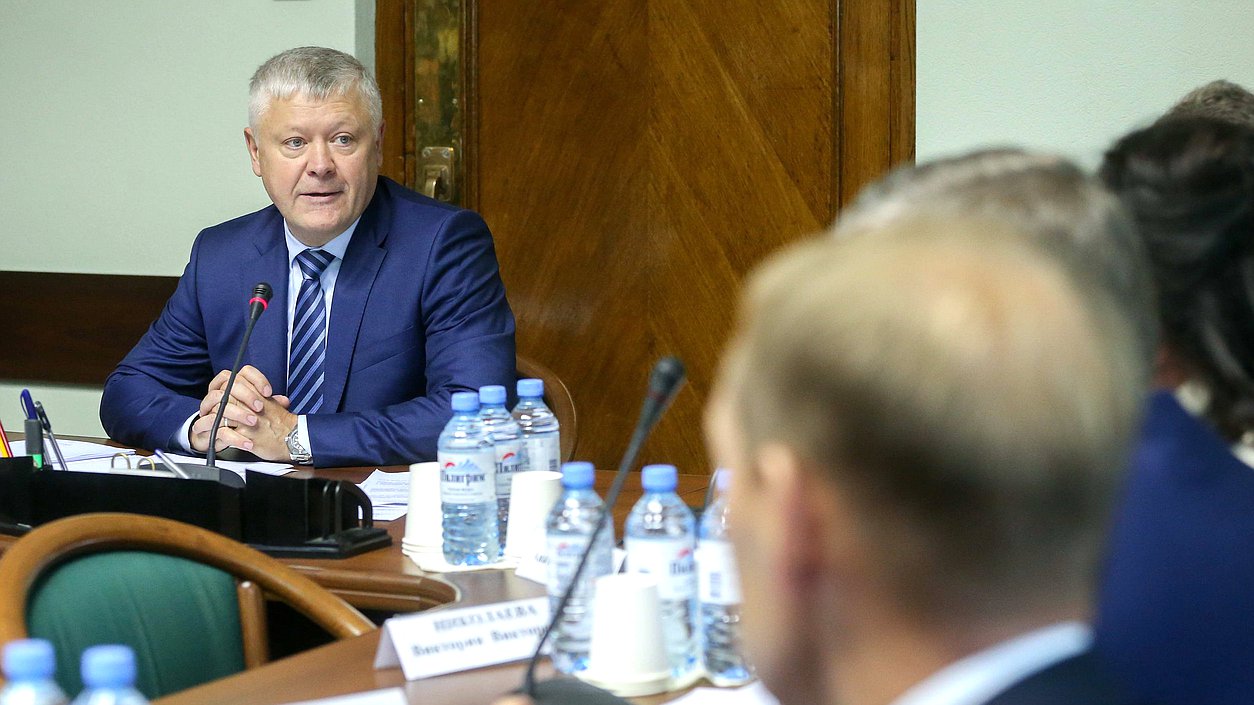 Председатель Комитета по безопасности и противодействию коррупции Василий Пискарев