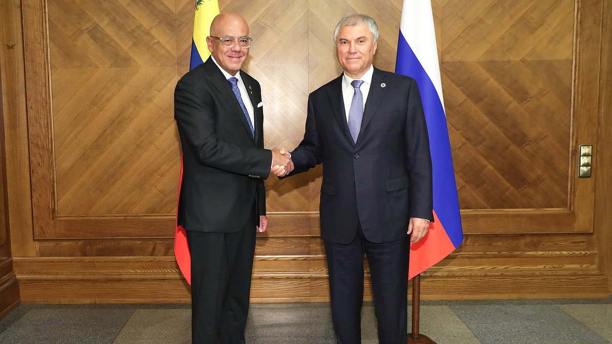 El Jefe de la Duma Estatal, Vyacheslav Volodin, y el Presidente de la Asamblea Nacional de la República Bolivariana de Venezuela, Jorge Jesús Rodríguez Gómez