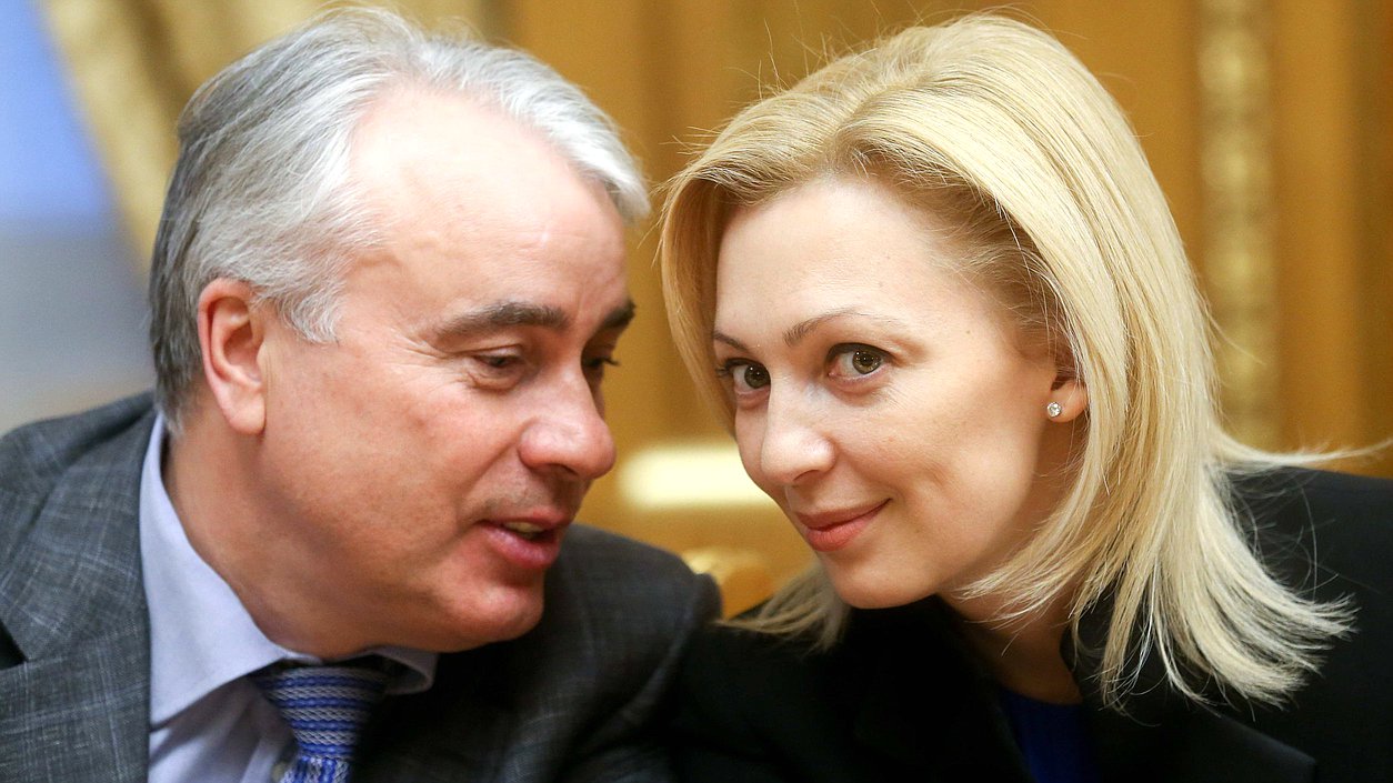 Chairman of the Committee on Energy Pavel Zavalnyi and Deputy Speaker of the State Duma Olga Timofeeva