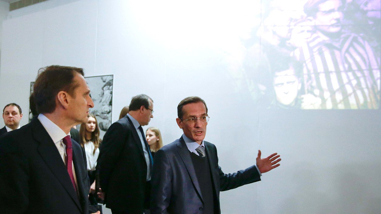 Открытие выставки "Помни. Преступления нацизма. Освободительная миссия Красной армии в Европе".