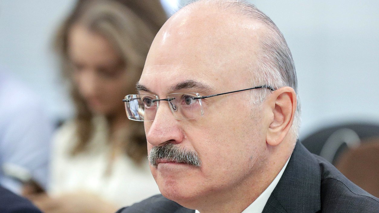 Председатель Комитета по науке и высшему образованию Сергей Кабышев