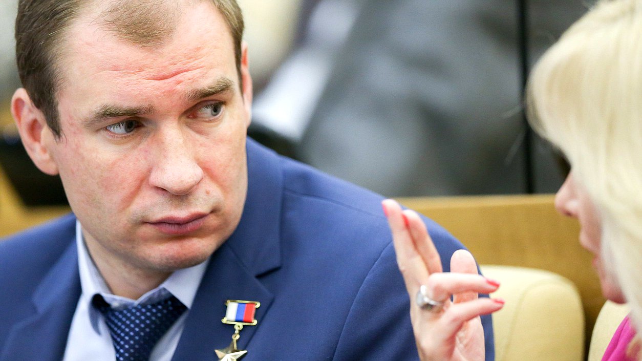 Член Комитета по безопасности и противодействию коррупции Дмитрий Перминов