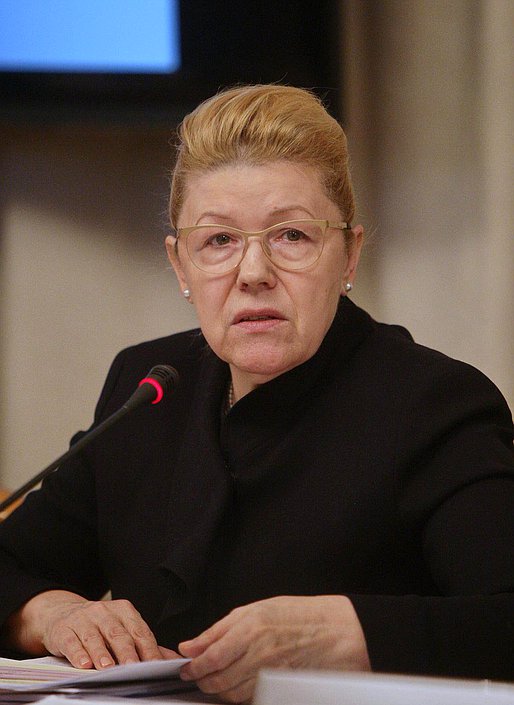 Круглый стол Комитета Государственной Думы по вопросам семьи, женщин и детей на тему "Правовые гарантии развития семейных детских садов и других вариативных форм дошкольного образования".