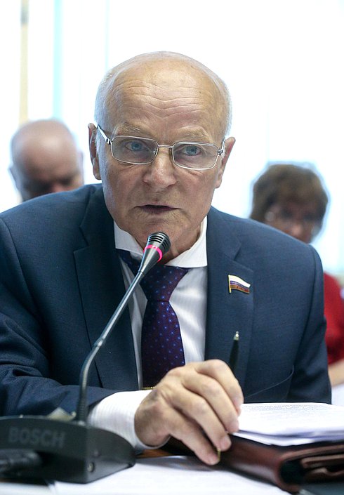 Член Комитета по безопасности и противодействию коррупции Николай Рыжак
