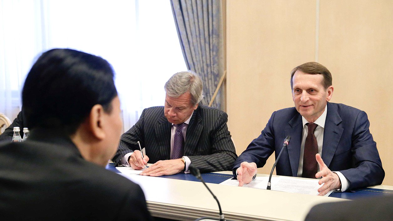 Встреча Председателя Государственной Думы Федерального Собрания Российской Федерации Сергея Нарышкина с экс-премьером Японии Юкио Хатоямой.