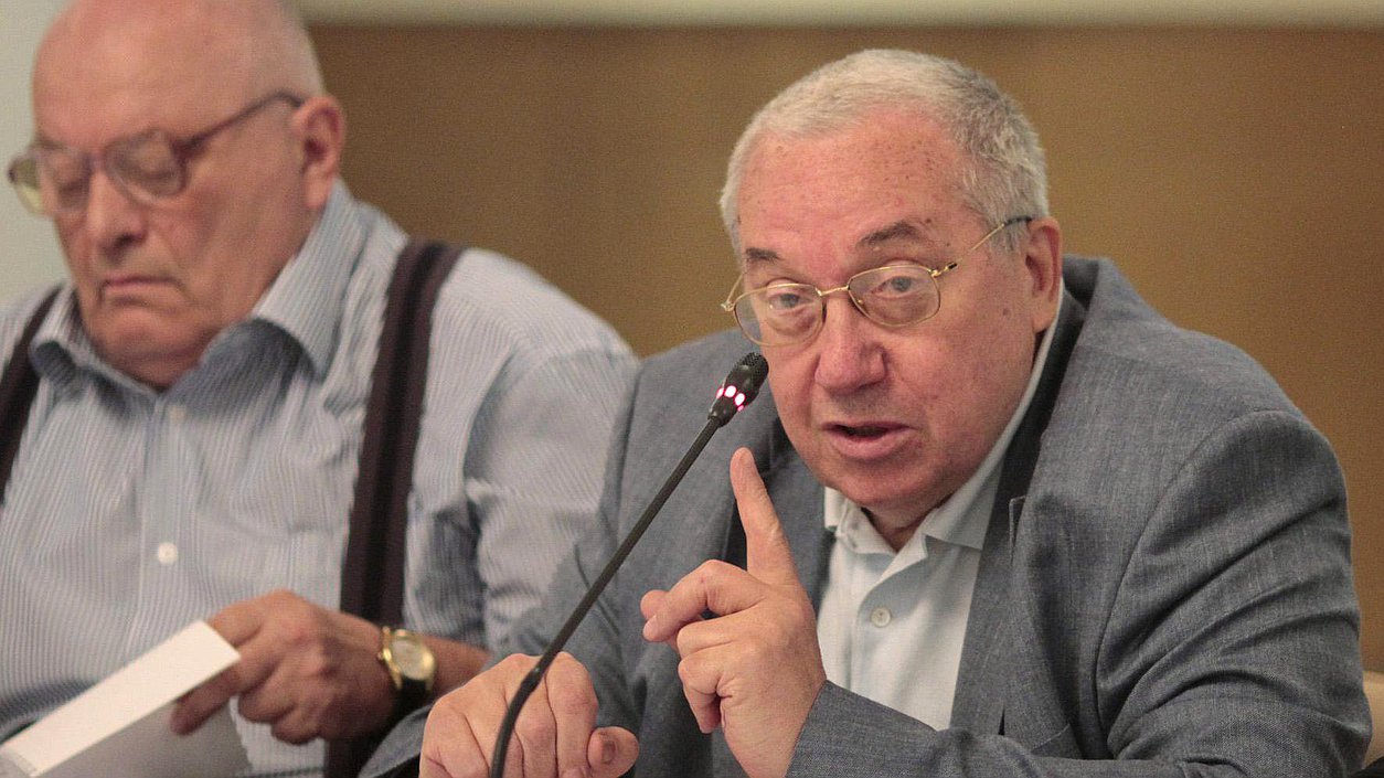 Открытая трибуна, 10.07.2013 
на снимке: Андрей Кокошин