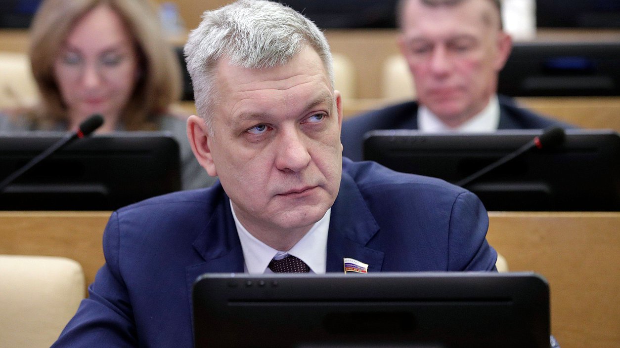 Член Комитета по промышленности и торговле Владимир Иванов