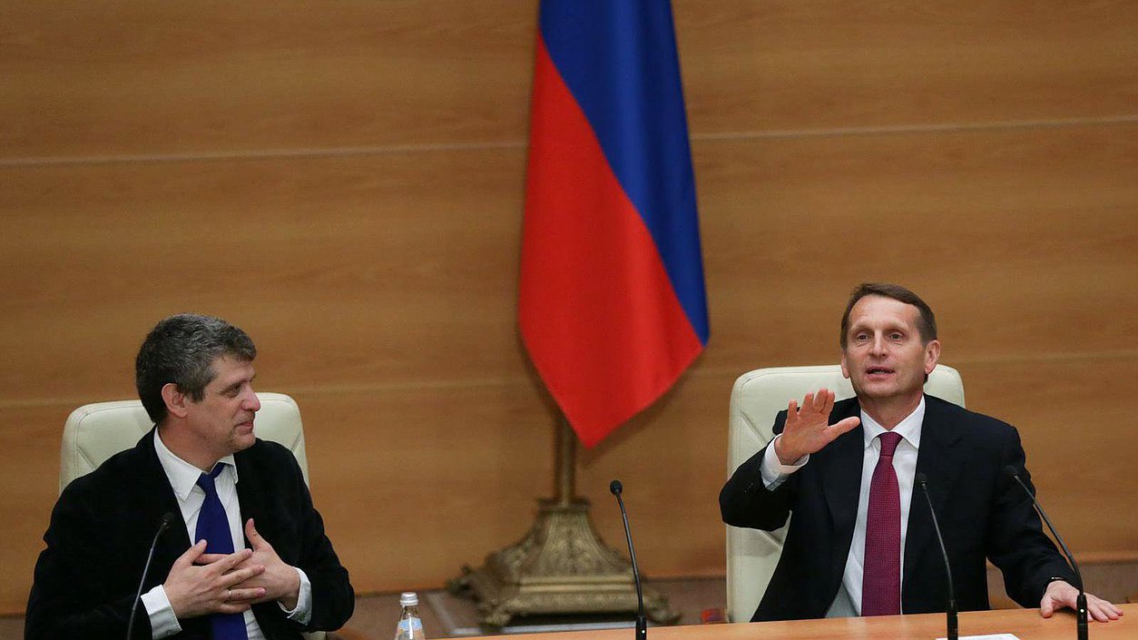    Лекция в рамках цикла лекций, приуроченных к Году культуры, на тему "Литература в России: предыстория будущего развития". Лектор- директор Государственного литературного музея Дмитрий Бак. 