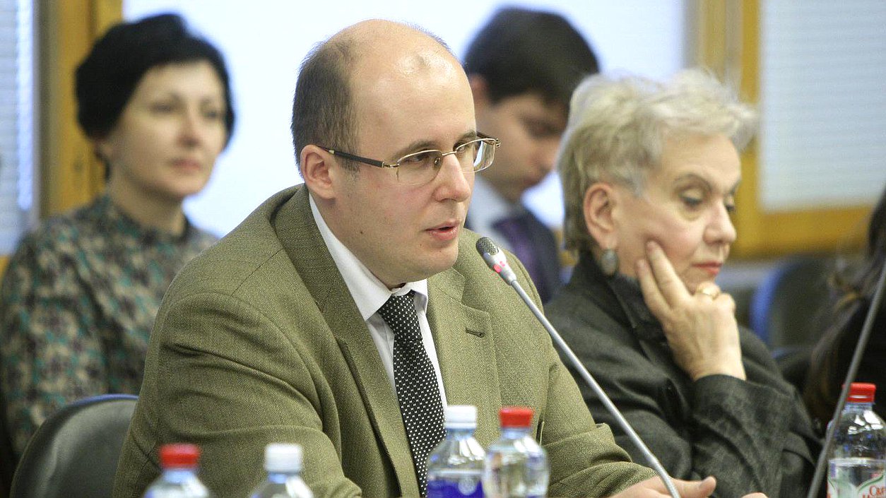 "Круглый стол" Комитета Государственной Думы по охране здоровья на тему "Медико-организационные, этические и правовые проблемы обеспечения прав несовершеннолетних пациентом при оказании медицинской помощи".