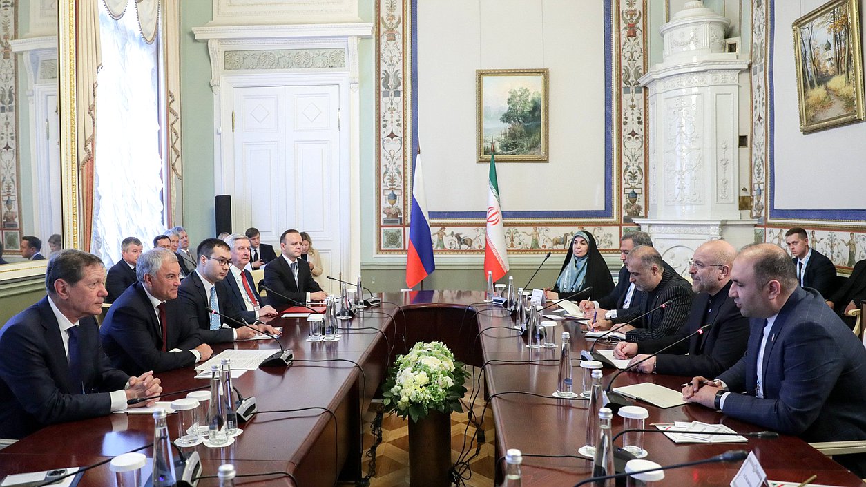 俄罗斯国家杜马主席维亚切斯拉夫·沃洛金与伊朗伊斯兰共和国伊斯兰议会主席穆罕默德·巴吉尔·卡利巴夫会晤