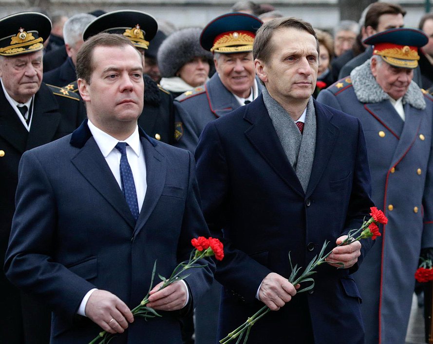 Церемония возложения венка к Могиле неизвестного солдата в День защитников Отечества.