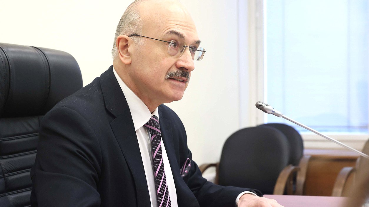 Председатель Комитета по науке и высшему образованию Сергей Кабышев