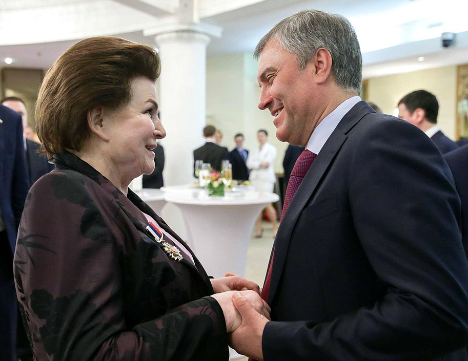 Председатель Государственной Думы Вячеслав Володин и депутат Государственной Думы, первая женщина-космонавт Валентина Терешкова во время приема в честь 80-летия В.В.Терешковой. Автор фото: Анна Исакова/Фотослужба Государственной Думы