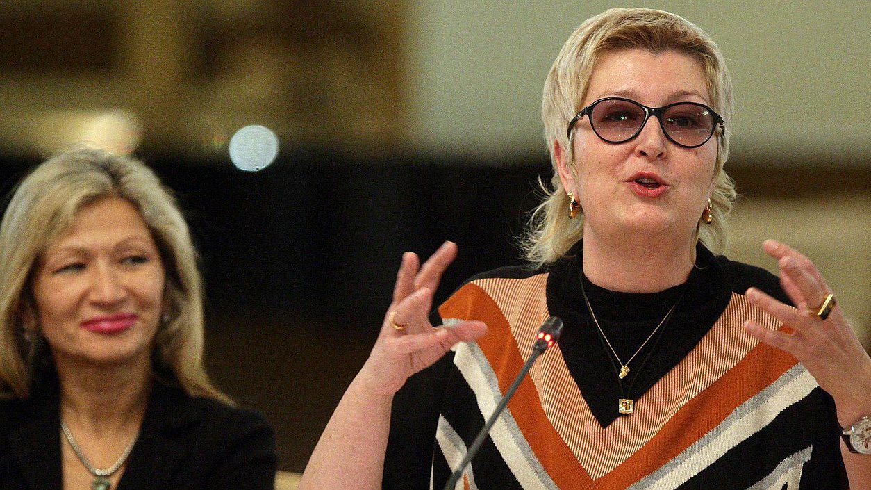 "Круглый стол" приуроченный к 20-летию Конституции и Федерального Собрания Российской Федерации. Татьяна Устинова.