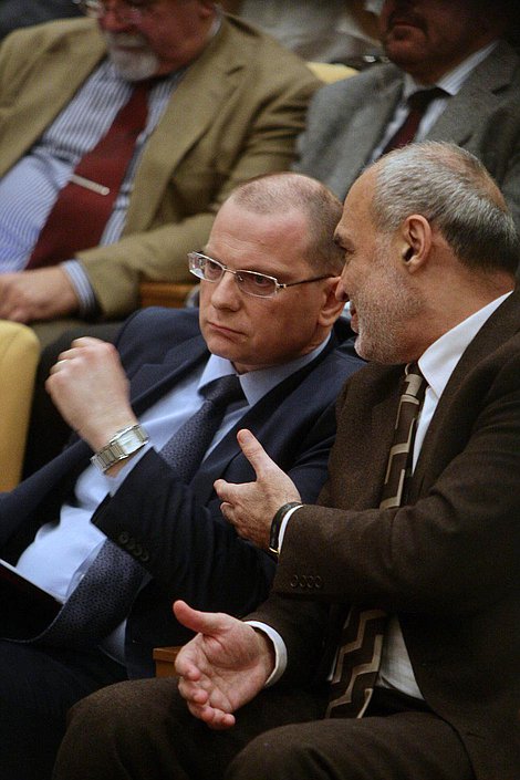 Парламентские слушания Комитета Государственной Думы по международным делам на тему "Россия-США: временное обострение или новая "холодная война"?".