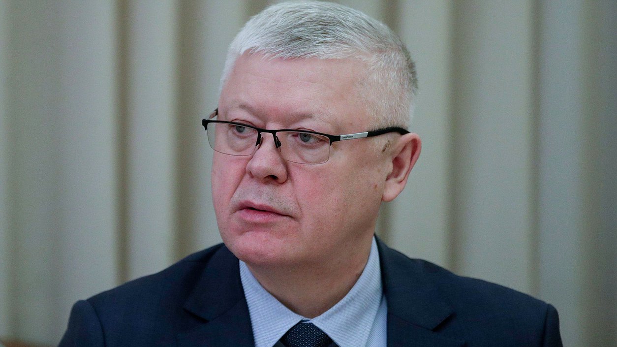 Председатель Комитета по безопасности и противодействию коррупции Василий Пискарев