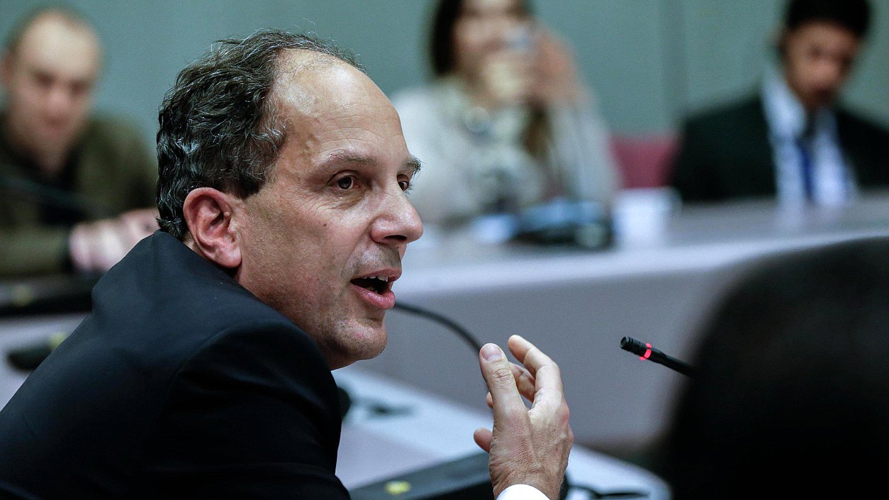 Круглый стол на тему: "Восстановление доверия в Европе: роль парламентских институтов".