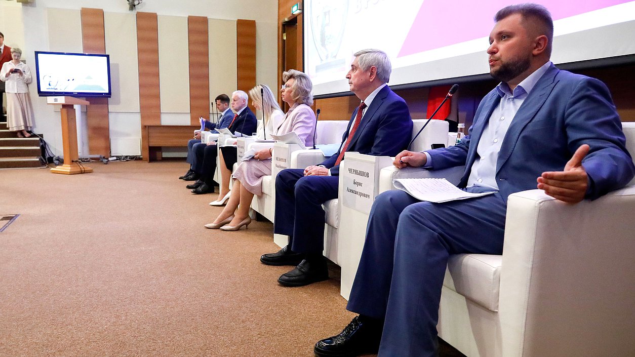 Заместитель Председателя Государственной Думы Борис Чернышов