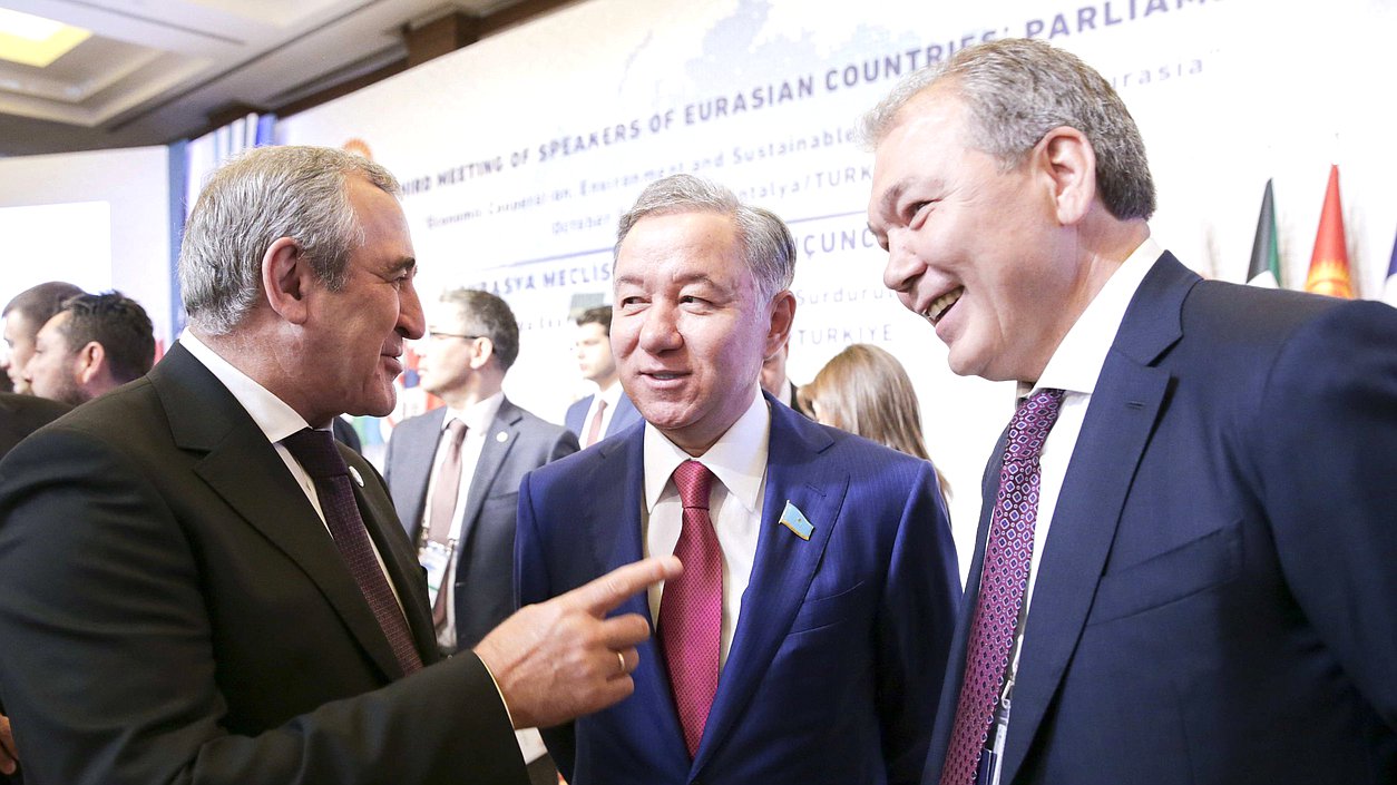 Deputy Chairman of the State Duma Sergei Neverov, Chairman of the Mazhilis of the Parliament of the Republic of Kazakhstan Nurlan Nigmatulin and Chairman of the Committee on Issues of the CIS and Contacts with Fellow Countryman Leonid Kalashnikov