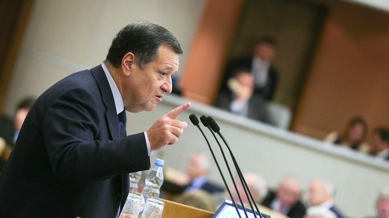 Председатель Комитета по бюджету и налогам Андрей Макаров