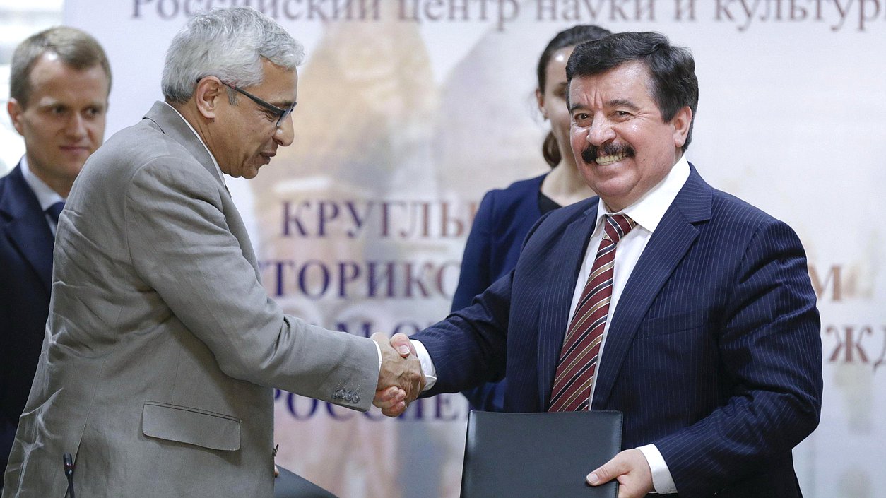 Официальный визит Председателя Государственной Думы Федерального Собрания Российской Федерации С.Е. Нарышкина в Республику Индию. Круглый стол по историко-культурным аспектам отношений между Россией и Индией. 