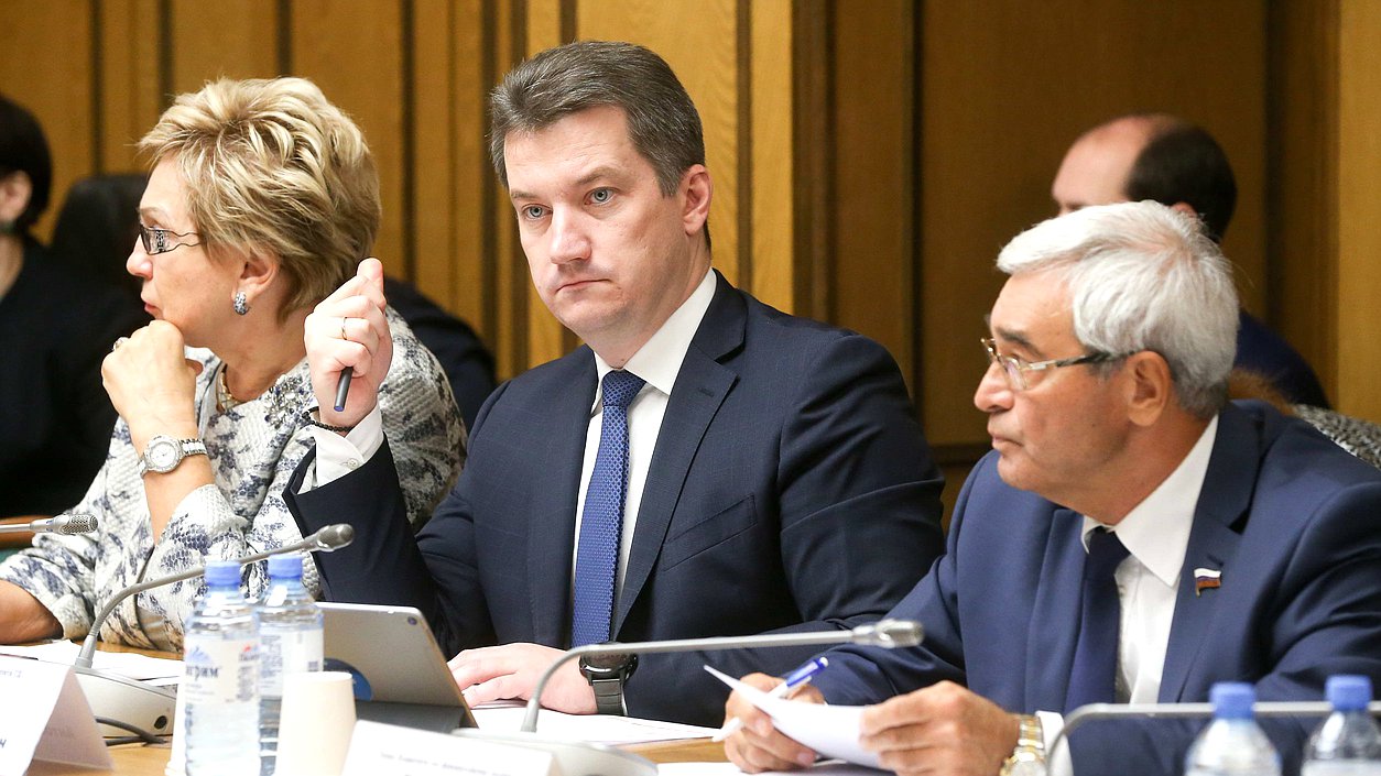 Заместитель Председателя Комитета по финансовому рынку Антон Гетта