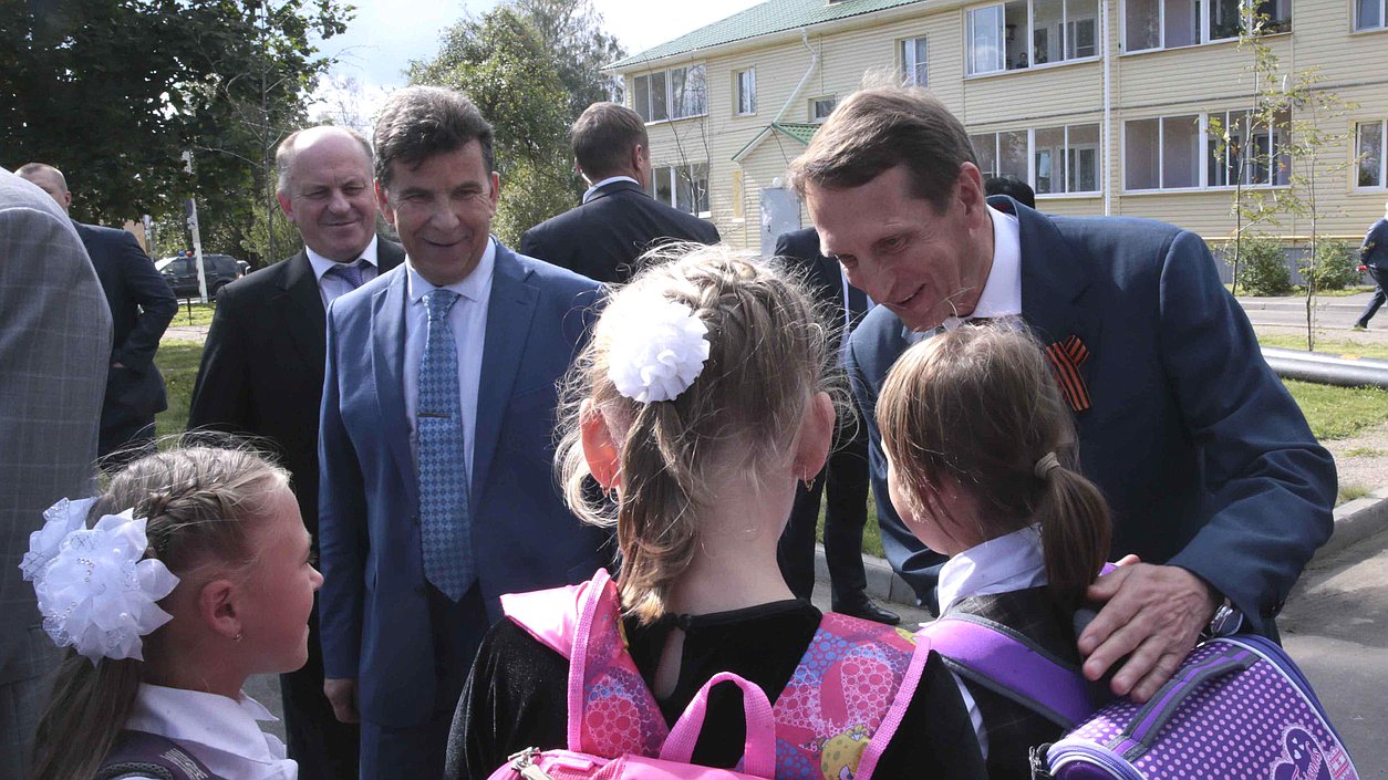 Открытие после ремонта здания поликлиники Мгинской участковой больницы.