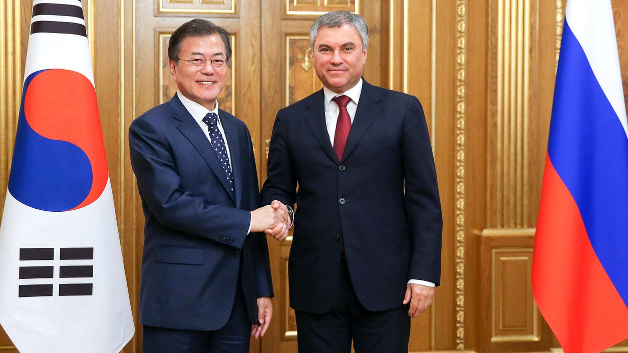 Chairman of the State Duma Viacheslav Volodin and President of the Republic of Korea Moon Jae-in