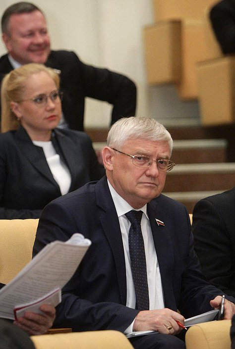 Круглый стол фракции "Справедливая Россия" на тему "Таможенно-тарифное регулирование в России в условиях членства в ВТО".