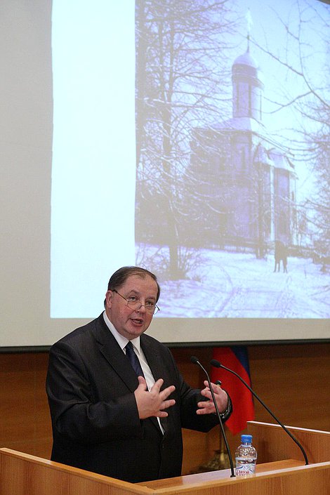   Лекция ректора московского архитектурного института Дмитрия Швидковского.