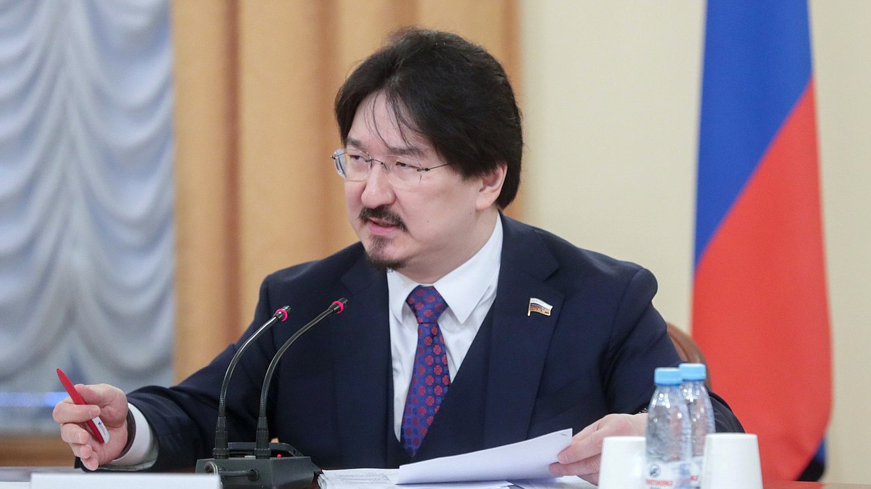 Председатель Комитета по охране здоровья Бадма Башанкаев