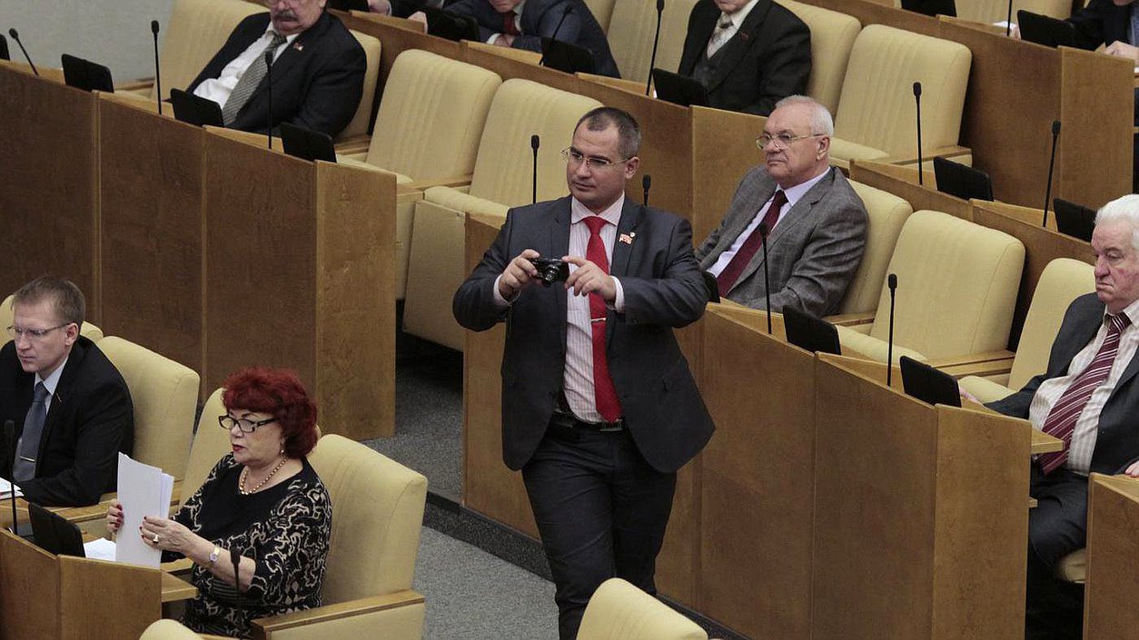  Участие представителей непарламентских партий в пленарном заседании Государственной Думы.