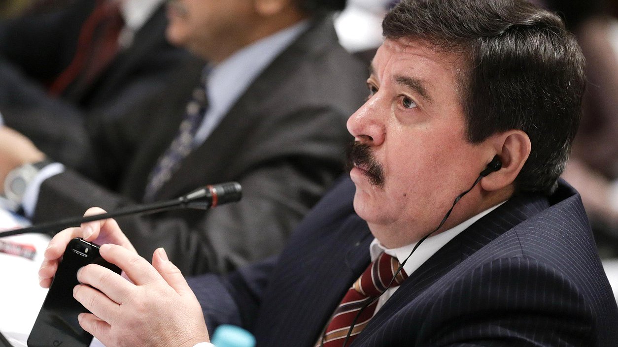 Официальный визит Председателя Государственной Думы Федерального Собрания Российской Федерации С.Е. Нарышкина в Республику Индию. Круглый стол по вопросам российско-индийского сотрудничества в рамках БРИКС. 