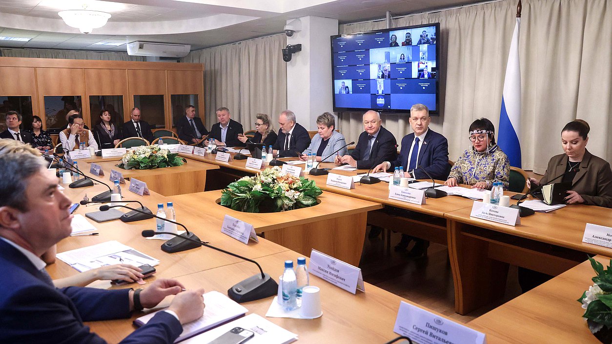 Парламентские слушания на тему «Новые подходы и механизмы государственной поддержки коренных малочисленных народов Севера, Сибири и Дальнего Востока Российской Федерации: результаты и перспективы»