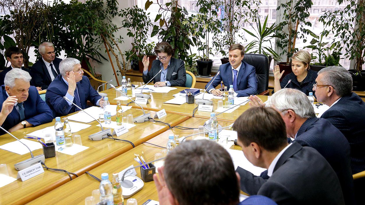 Заседание Комитета Государственной Думы по федеративному устройству и вопросам местного самоуправления.