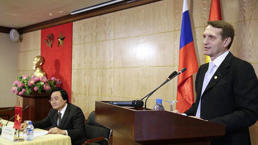 Встреча со студентами и преподавателями Вьетнамского национального университета.