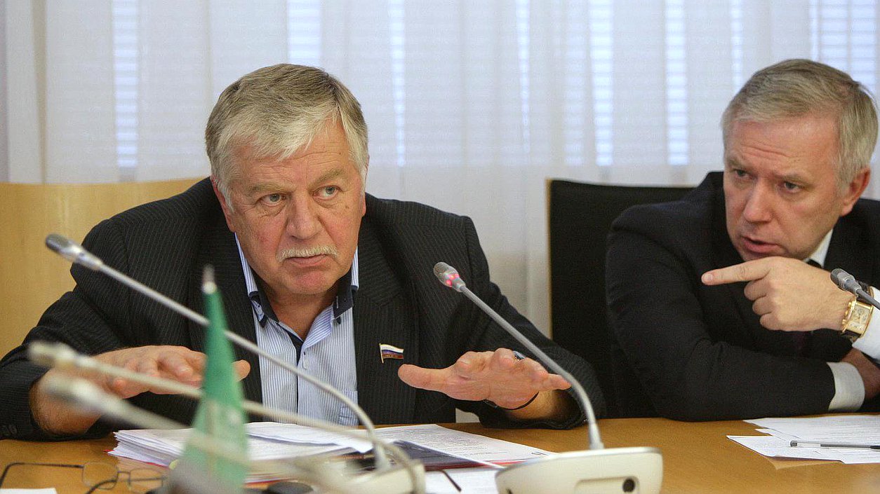   Круглый стол по вопросу законопроекта "О промышленной политике в Российской Федерации"