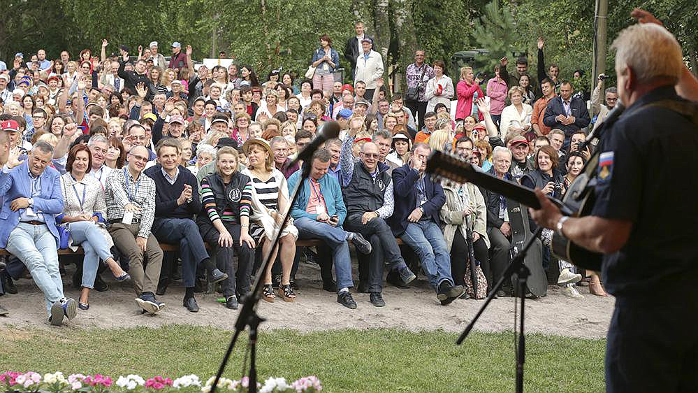 Выступления участников фестиваля.