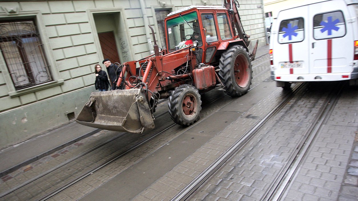 трактор жкх коммунальная техника дороги улица город