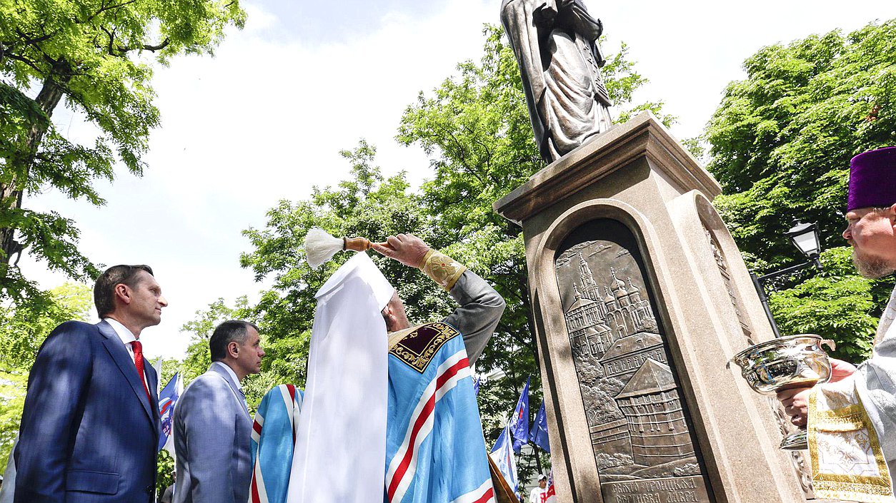   Рабочая поездка в Крымский федеральный округ. Церемония открытия памятника "Сергию Радонежскому-собирателю земли русской".