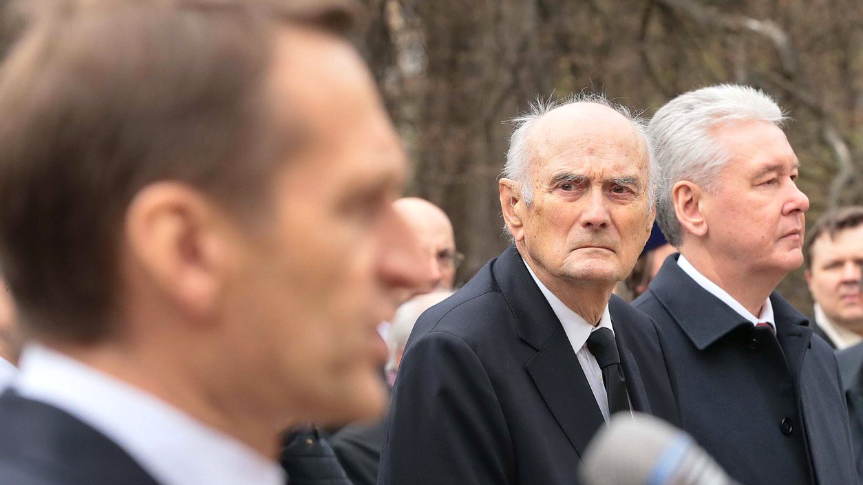 Участие Председателя Государственной Думы С.Е.Нарышкина в церемонии перезахоронения праха великого князя Николая Николаевича (младшего) и его супруги великой княгини Анастасии Николаевны. Мемориальный парк героев первой мировой войны.