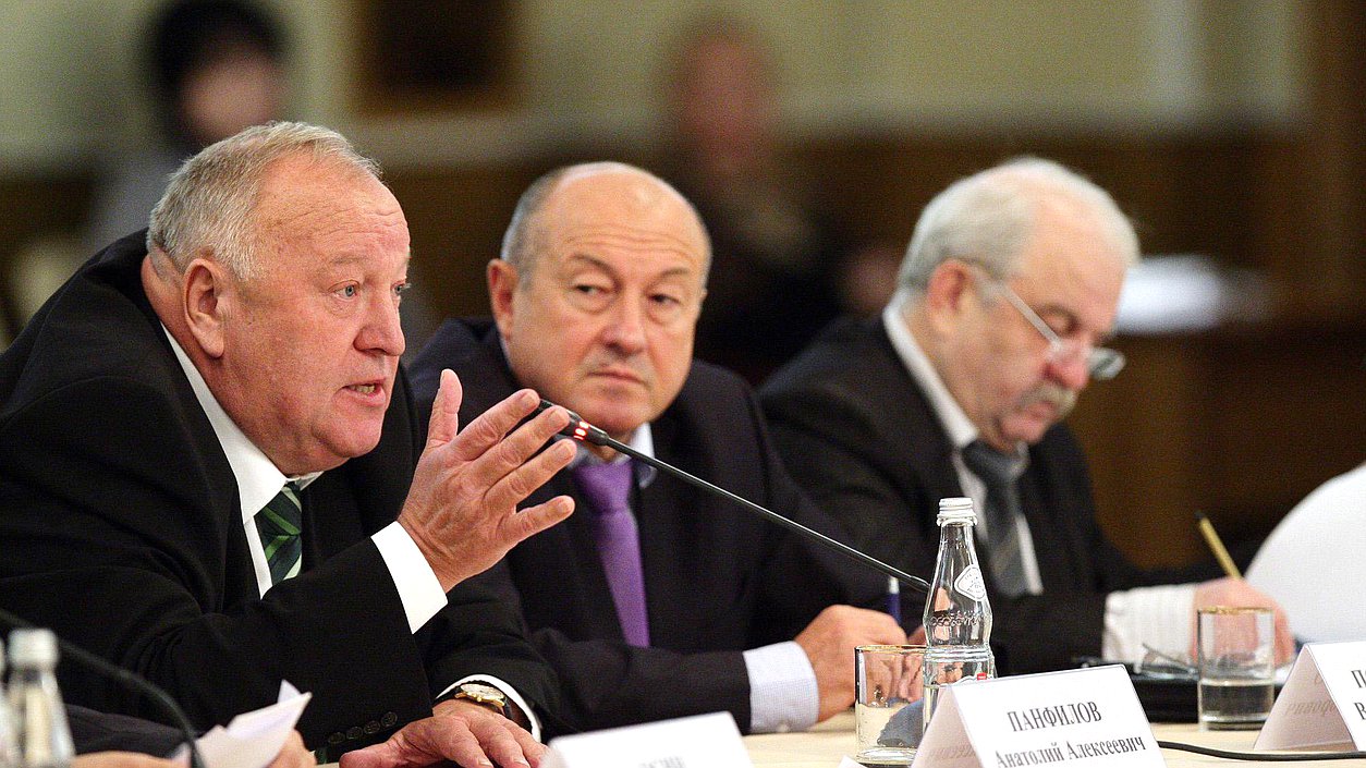 Заседание Совета непарламентских партий при Председателе Государственной Думы Федерального Собрания Российской Федерации
<br />
Панфилов Анатолий, Пономаренко Владимир и Свиридов Виктор