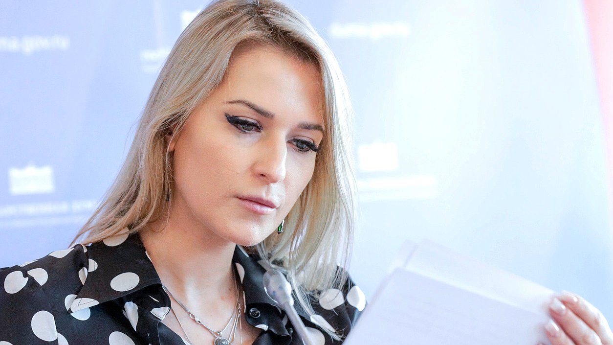 Председатель Комитета по развитию гражданского общества, вопросам общественных и религиозных объединений Яна Лантратова
