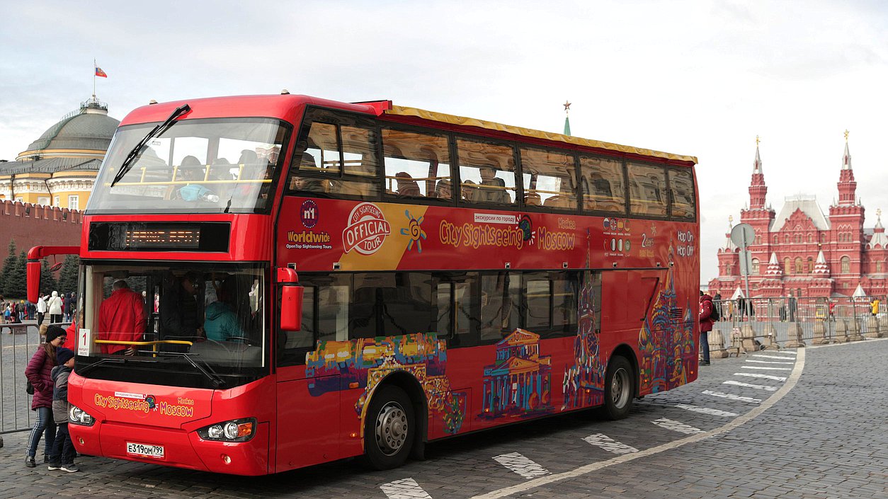 автобус экскурсия москва туризм красная площадь туристы